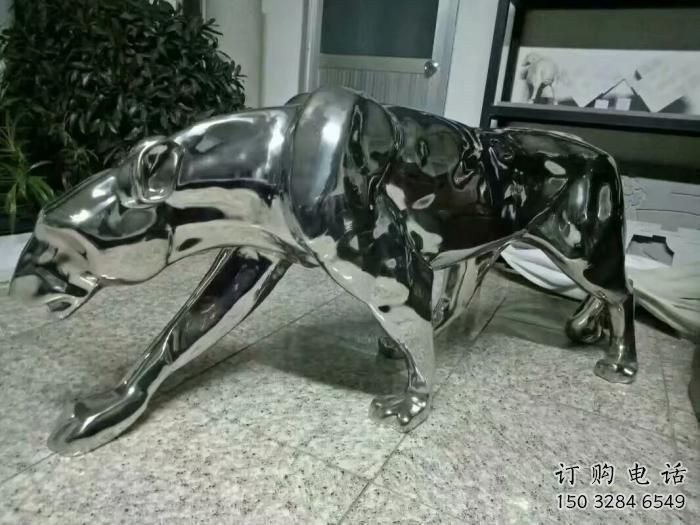 賓館獵豹雕塑 鍛造鏡面擺件 大型室內獵豹雕塑廠家