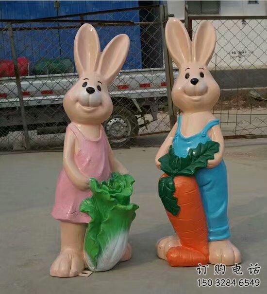 幼兒園兔子雕塑廠家 卡通噴漆小品 室內異形兔子雕塑