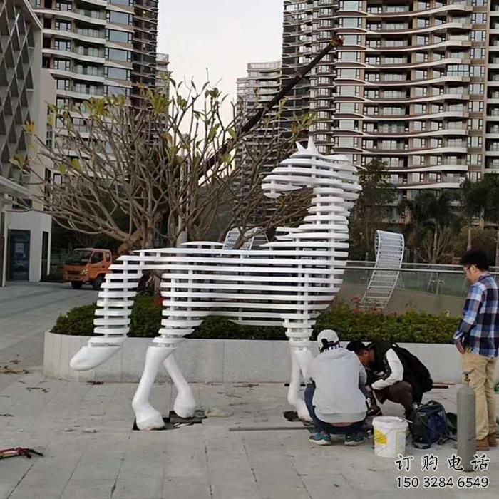 拉絲斑馬雕塑廠家 大型戶外擺件 游樂場異形斑馬雕塑
