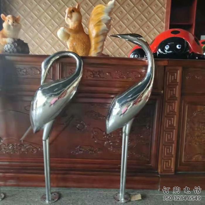 賓館丹頂鶴雕塑廠家 歐式仿真小品 戶(hù)外鏡面丹頂鶴雕塑