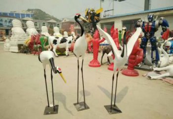 噴漆丹頂鶴雕塑廠家 卡通廣場小品 草地仿真丹頂鶴雕塑