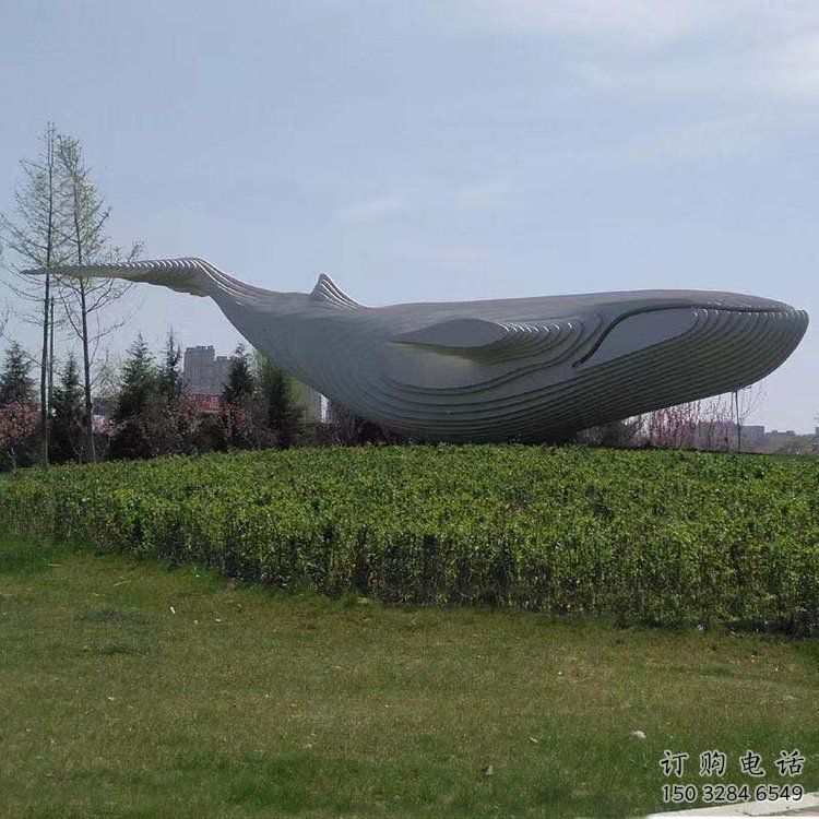 步行街金魚雕塑廠家 創(chuàng)意抽象擺件 戶外切面金魚雕塑
