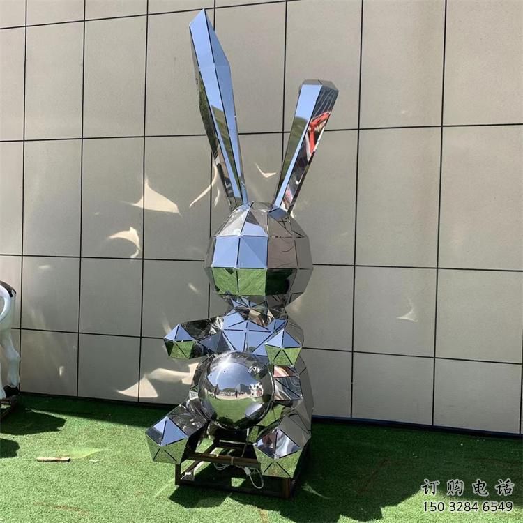 切面玉兔雕塑廠家 現(xiàn)代抽象擺件 商場(chǎng)幾何玉兔雕塑
