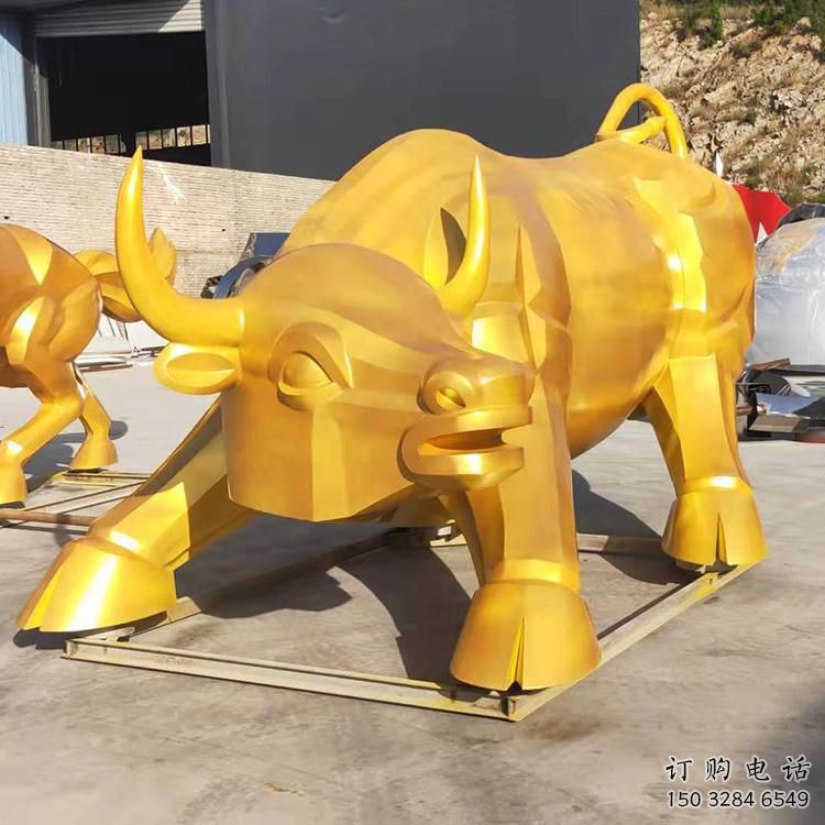 別墅牛雕塑廠家 卡通噴漆小品 農村抽象牛雕塑