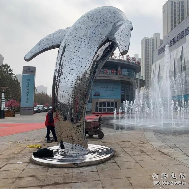 鍛造鯨魚雕塑廠家 抽象鏡面擺件 廣場(chǎng)啞光鯨魚雕塑