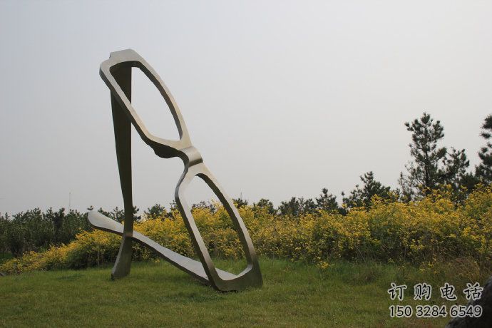 鏤空眼鏡雕塑廠家 園林小品 現代不銹鋼眼鏡雕塑定做