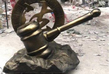 房地產(chǎn)錘子雕塑廠(chǎng)家 街頭擺件 制作不銹鋼錘子雕塑廠(chǎng)