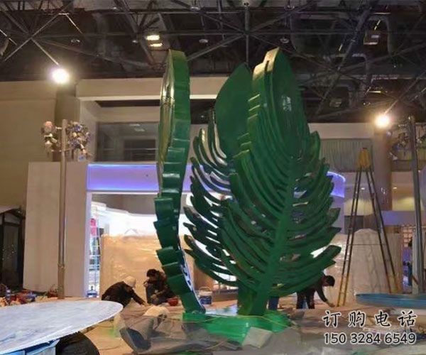 拉絲葉片雕塑廠家 鏤空創意擺件 別墅區不銹鋼葉片雕塑廠