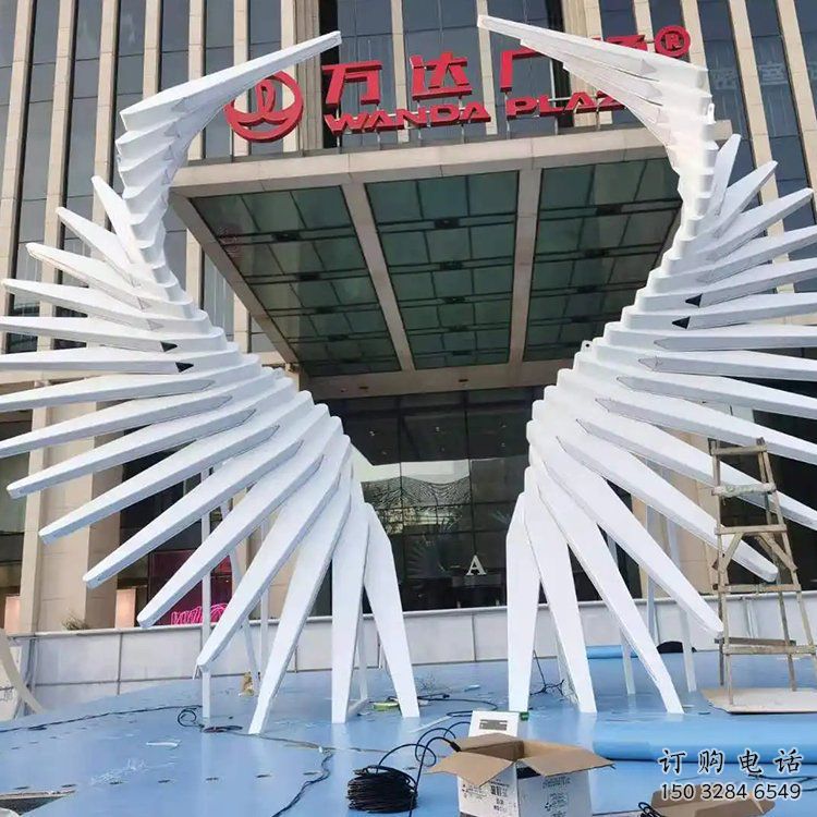 現代鳳羽雕塑廠家 大型別墅區擺件 創意不銹鋼鳳羽雕塑廠