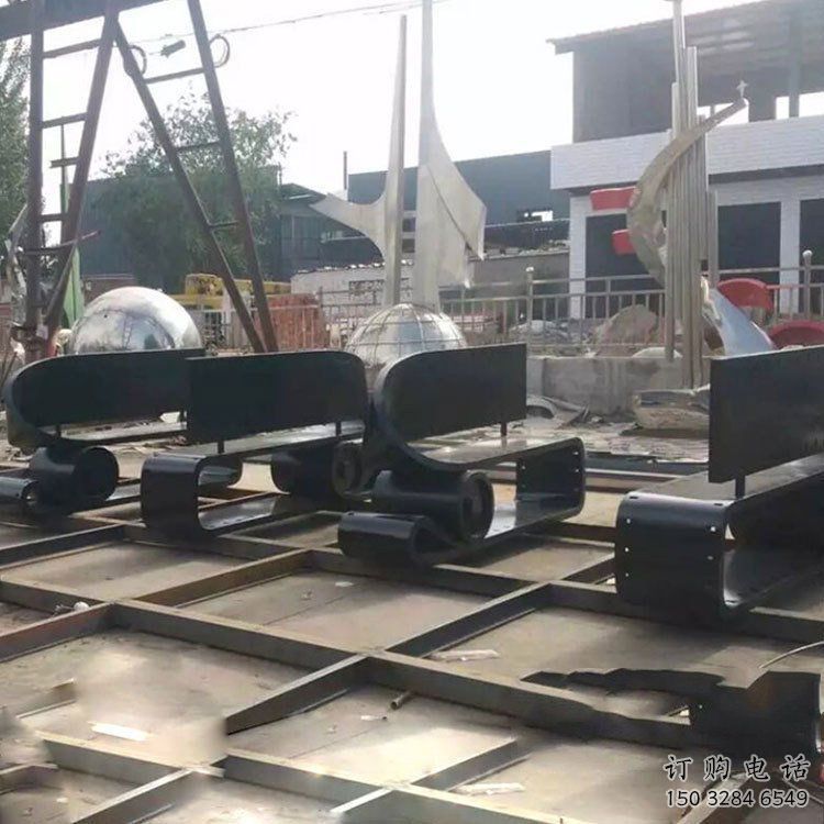 膠卷坐凳雕塑