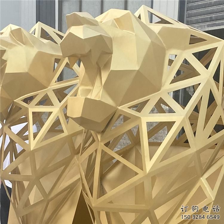 鍛鋼獅子雕塑選用，小區擺件，大型不銹鋼獅子雕塑公司