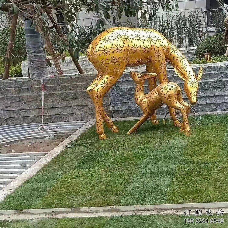 小鹿雕塑展品，透雕工藝，戶外鏤空小鹿雕塑精品