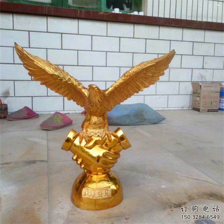 地球儀雕塑常用，公園小品，老鷹踩地球儀雕塑生產商