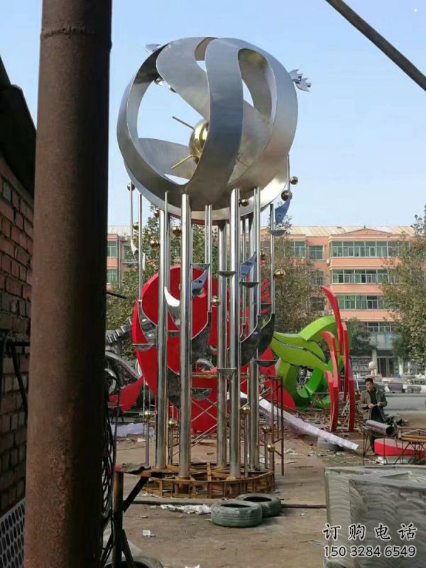 地球儀雕塑定制，小區(qū)雕塑，不銹鋼手托地球儀雕塑廠家