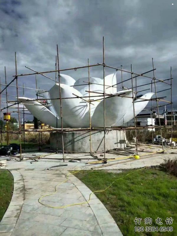 白鋼蓮花雕塑優選，陸地擺件，不銹鋼蓮花雕塑制作廠家