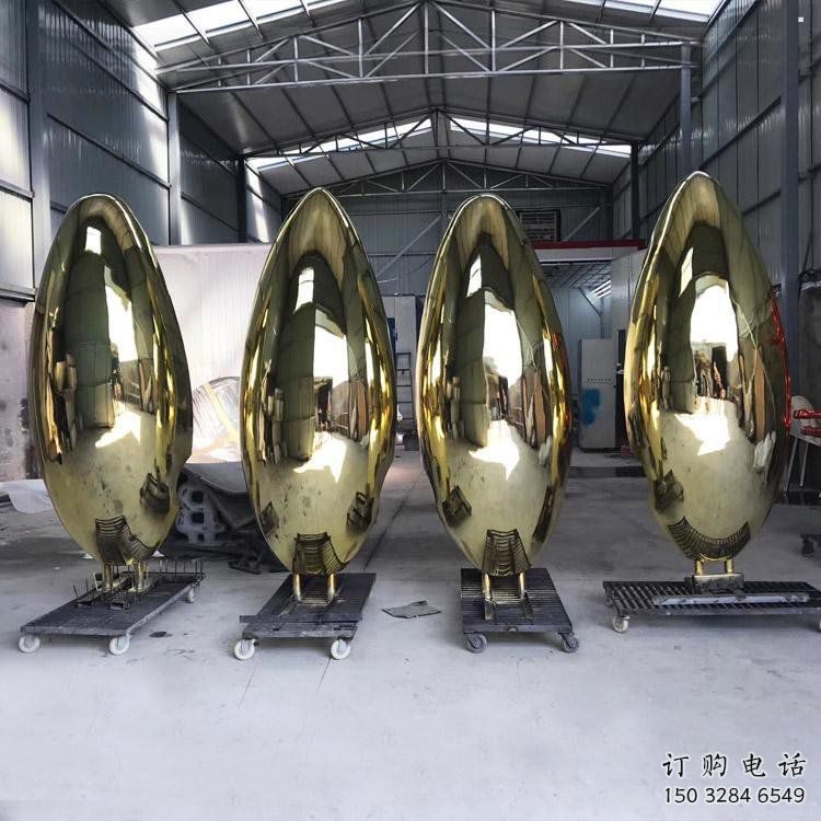 中式雞蛋雕塑