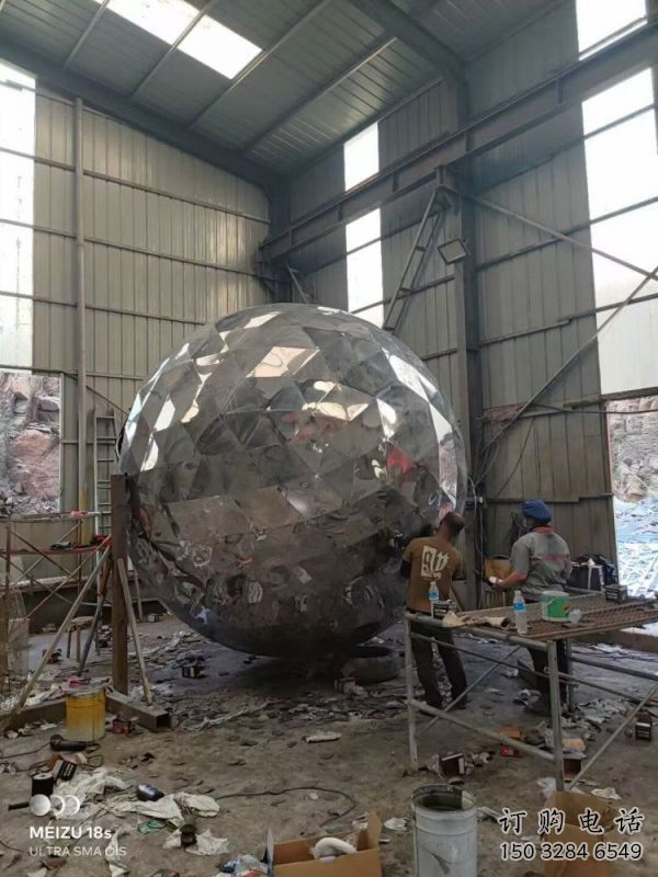 鏡面球雕塑廠家，公園小品，不銹鋼球雕塑訂做