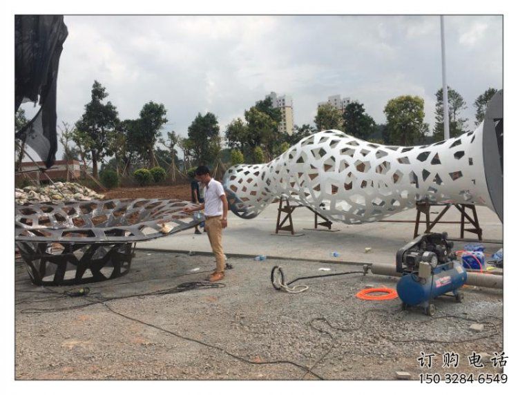 花瓶雕塑制造商，室外軟裝，鏤空花瓶雕塑制作承接
