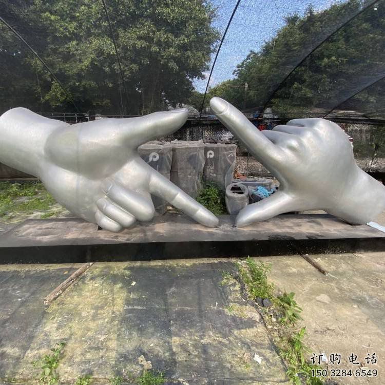 剪刀手雕塑定價(jià)，拉絲工藝，不銹鋼剪刀手雕塑制作廠家