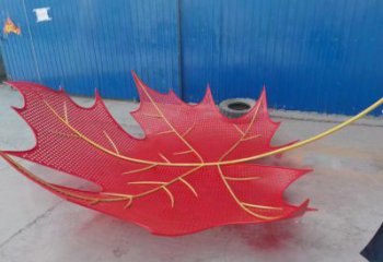 鏤空楓葉雕塑制造，歐式風(fēng)格，鐵藝楓葉雕塑定制廠家