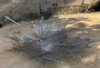 鐵藝楓葉雕塑工廠，多彩藝術(shù)，鏤空楓葉雕塑供應(yīng)