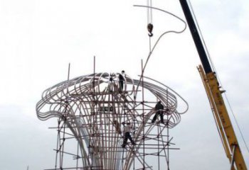 遮陽(yáng)樹雕塑廠，露天雕塑，金屬鏤空遮陽(yáng)樹雕塑訂做