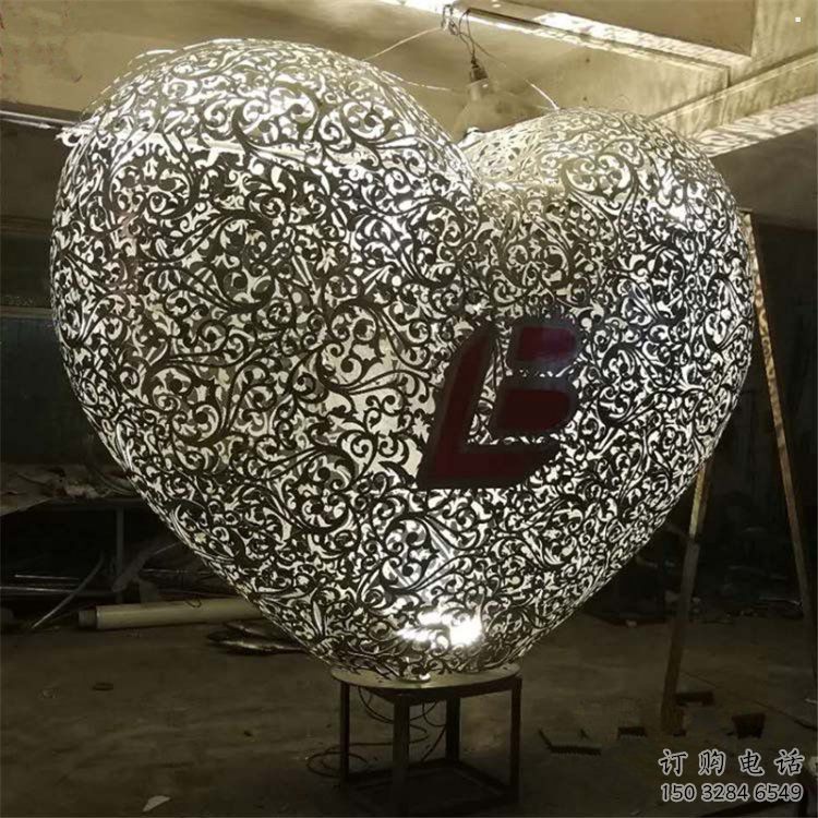 鏤空心形雕塑，燈光配置結構，不銹鋼燈光心形雕塑廠家