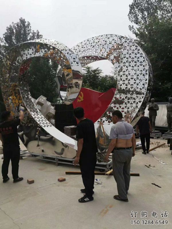 心形雕塑定做，城區(qū)小品，景觀鏡面心形雕塑定價(jià)