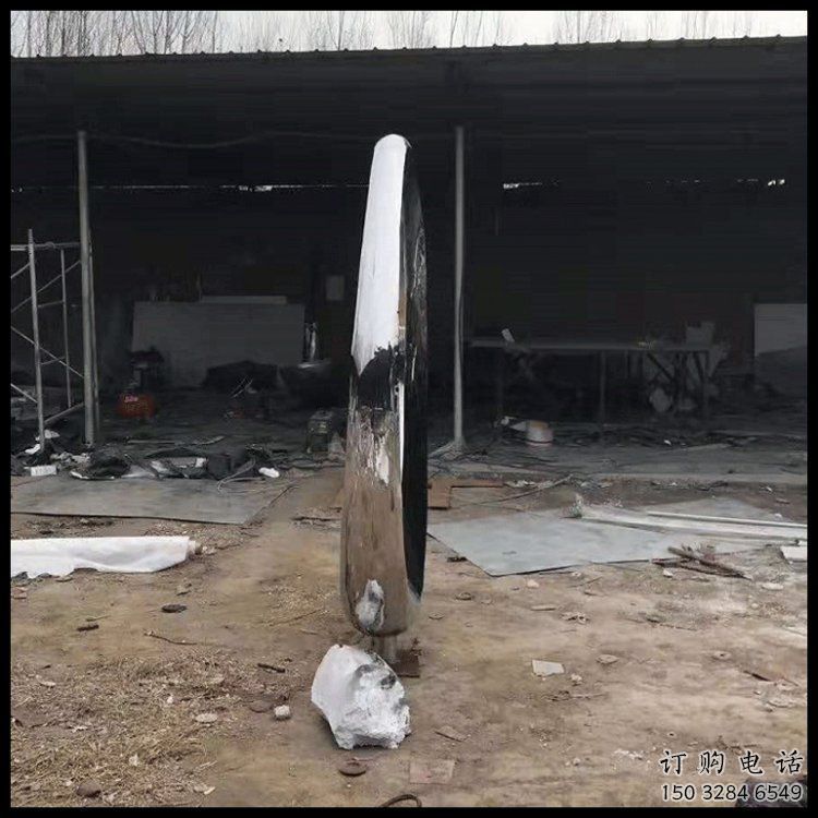 抽象月牙雕塑，小區雕塑，鏤空月牙雕塑制作精選
