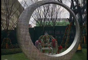 月牙雕塑工廠優選，城市裝飾，景觀鏤空月牙雕塑供給
