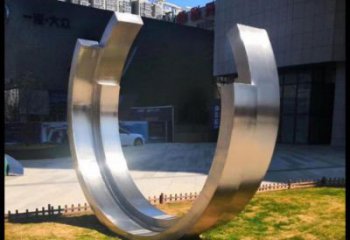 房地產月牙雕塑