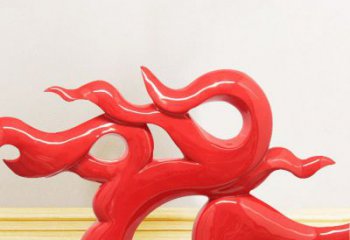 草地火焰雕塑