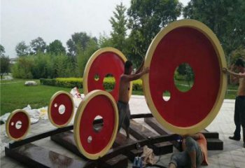 車輪雕塑精品，白鋼構(gòu)件，別墅車輪雕塑供求