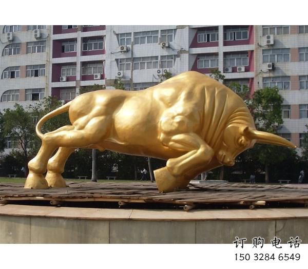 嘉峪關風景區開荒牛雕塑