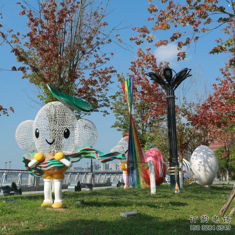 衡陽戶外鏤空卡通雕塑供應，花園小品，鐵藝卡通雕塑展品