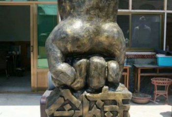 攀枝花握拳雕塑訂做，歐式風格，玻璃鋼握拳雕塑廠家選定
